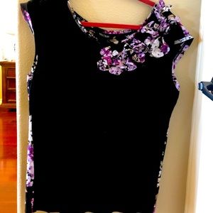 Floral white house black market top